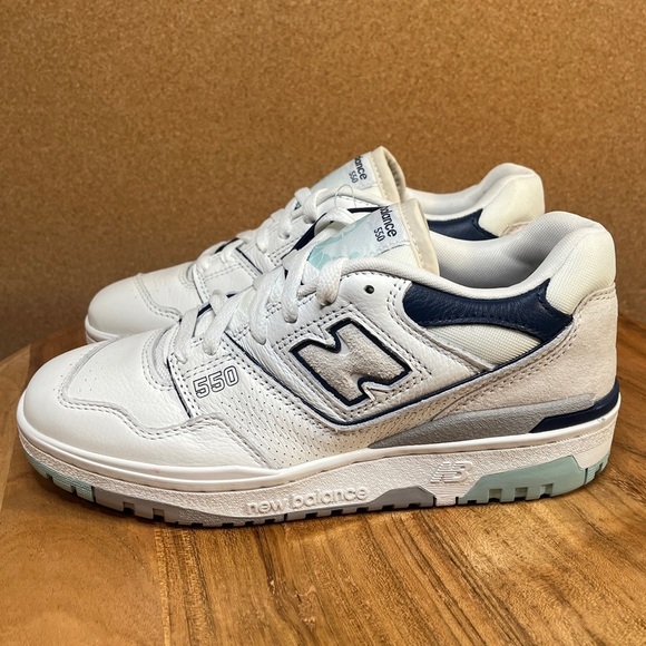 New balance
550
'white winter fog'
Bran new - Picture 8 of 8